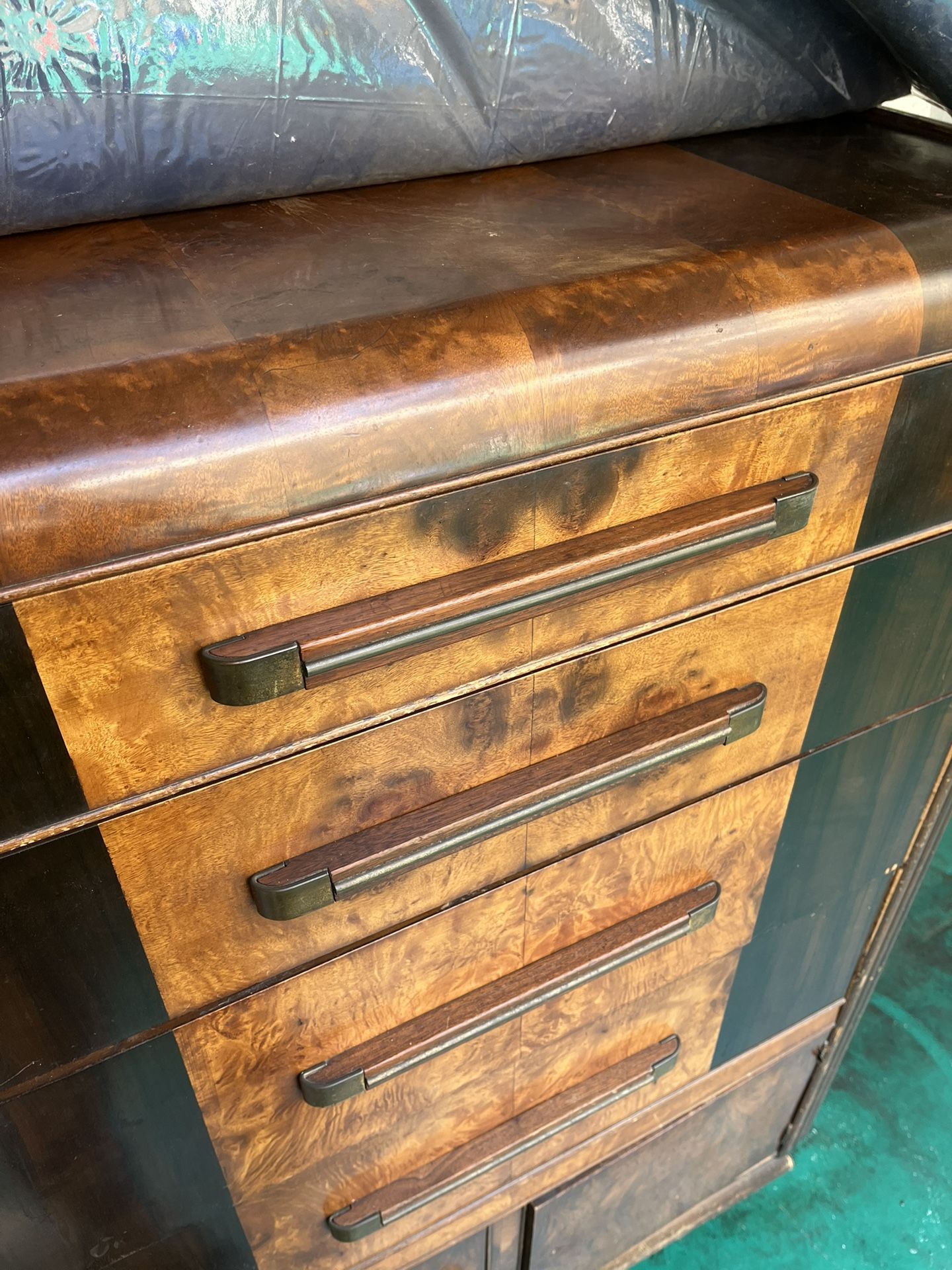 VINTAGE REAL WOOD DRESSER NEEDS TLC GREAT FOR A PROJECT Drawers Are Fully Functional. The Only Thing Is One Of The Bottom Doors Needs A Hinge.