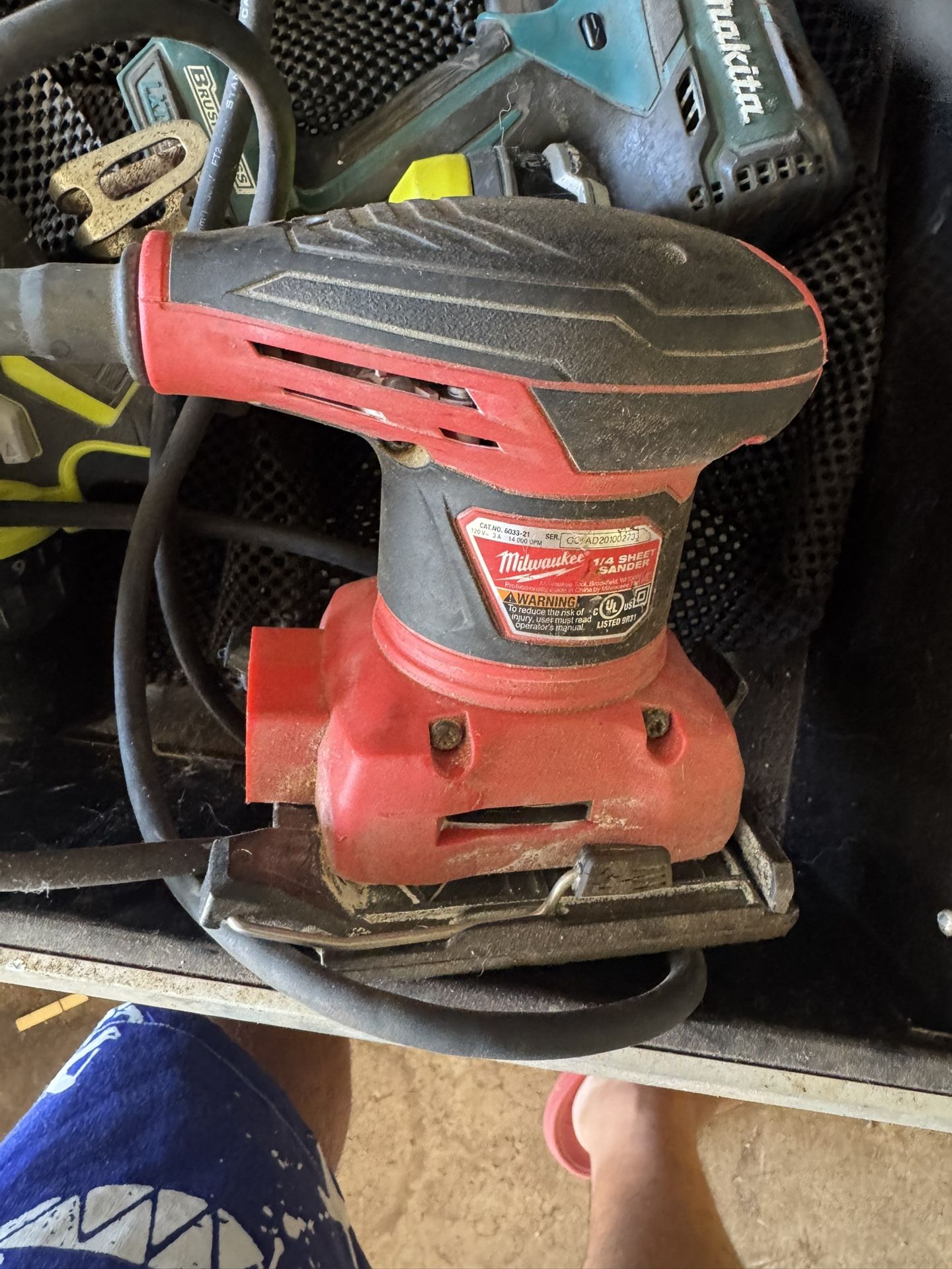 Milwaukee Palm Sander