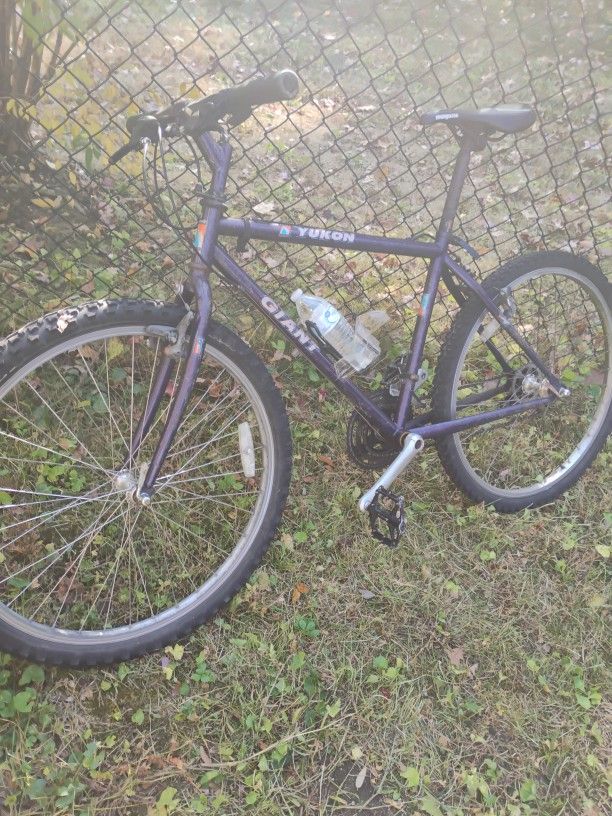YUKON GIANT Bicycle