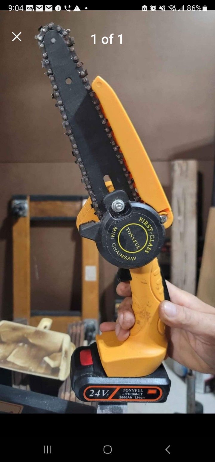 Chainsaw 6"