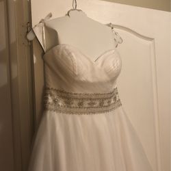 Oleg Cassini Wedding Dress for Sale in Hialeah, FL - OfferUp