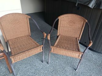 2 outdoor wicker chairs for patio
