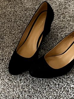 Black Suede Heels. 8.5M