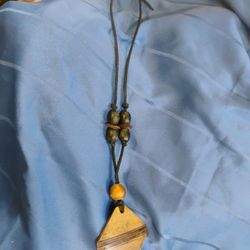 Lots Of Beautiful Necklaces. Scroll Through Pics Your Choice $8