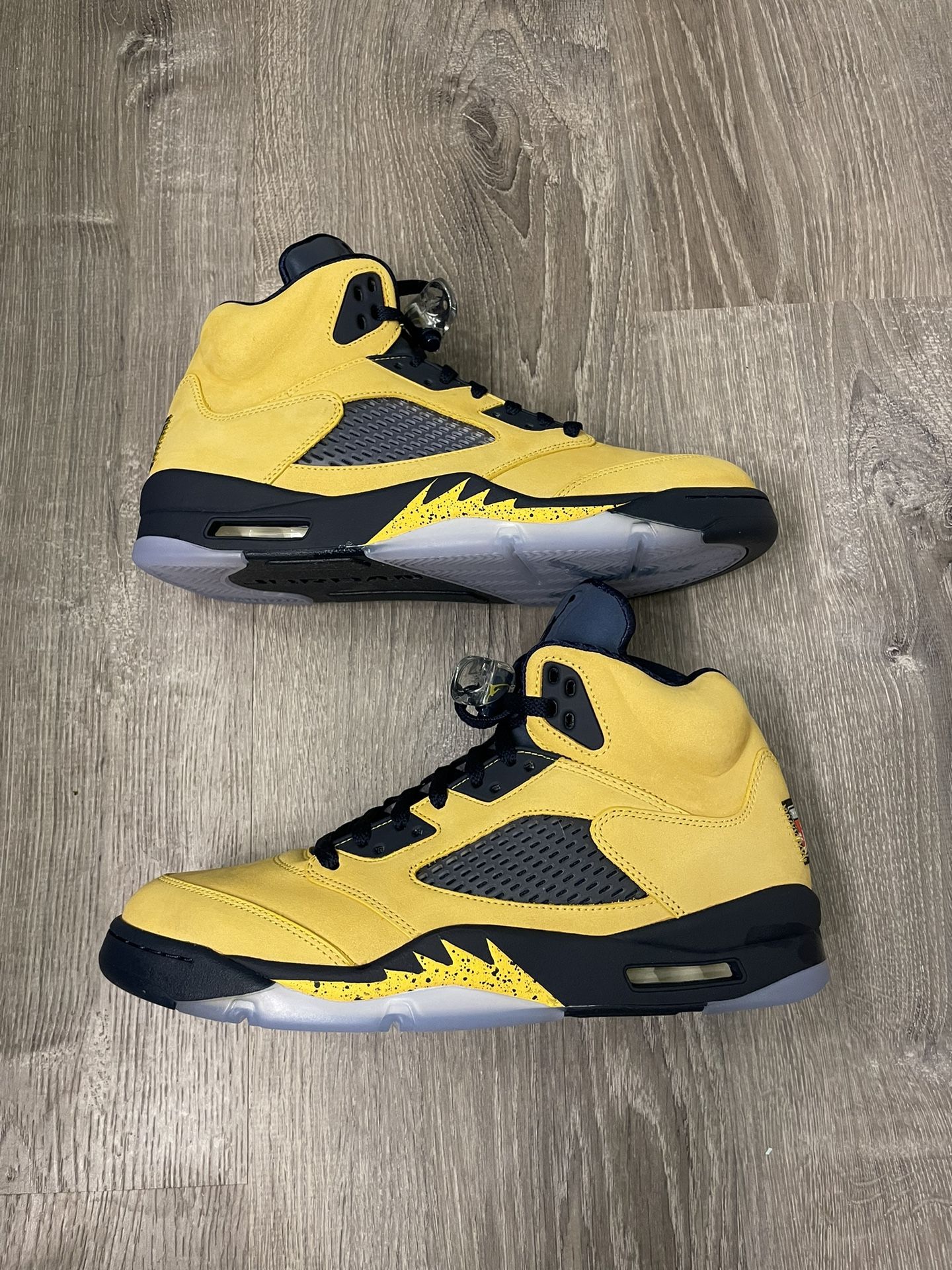 Jordan 5 Michigan