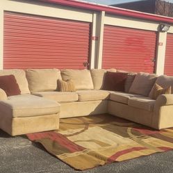 FREE LOCAL DELIVERY 🛻💨
Ethan Allen Retreat 3Pc Sectional Sofa