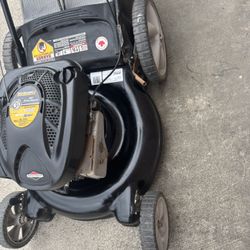 Yard Machines Push Mower Perfectly Working Condition Tested Before Buy It. 140$$ Cash 