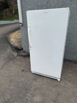 17 cubics freezer Household upright (delivery available)
