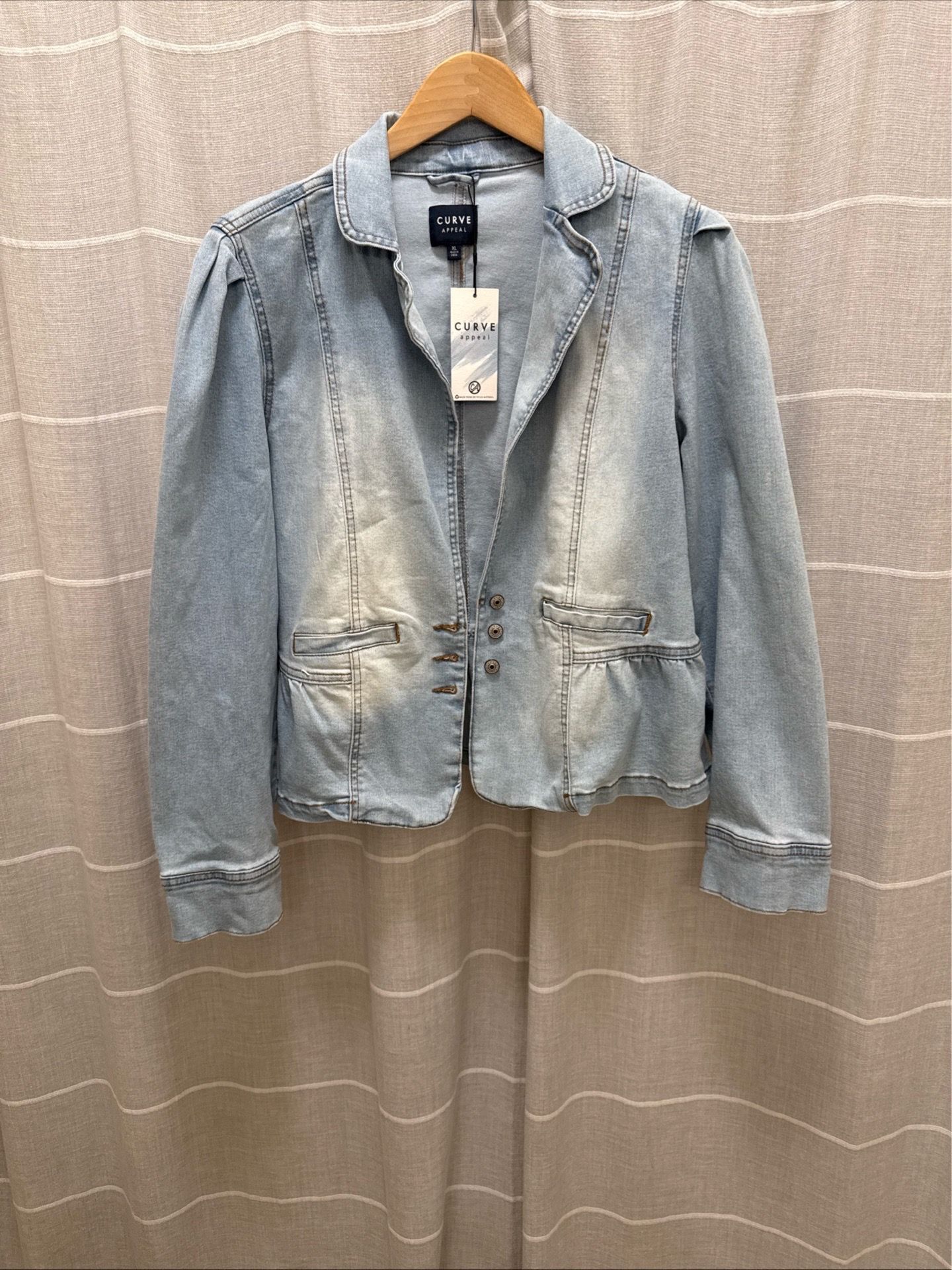 New women’s jacket XL