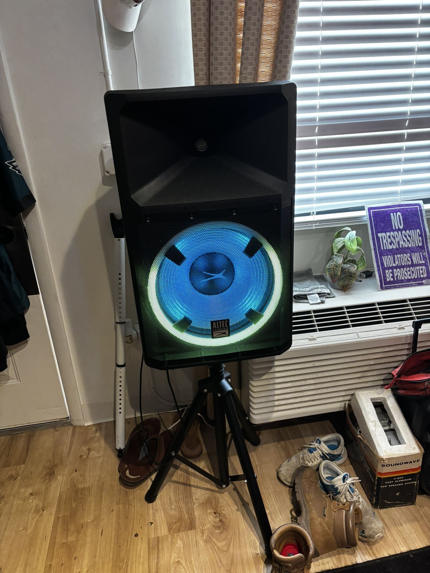 Powered Speaker