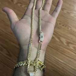 Pendant With Necklace