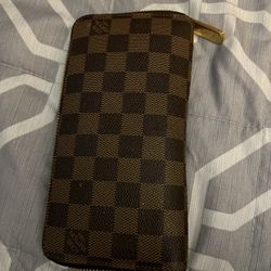 Louis Vuitton Zippy wallet 
