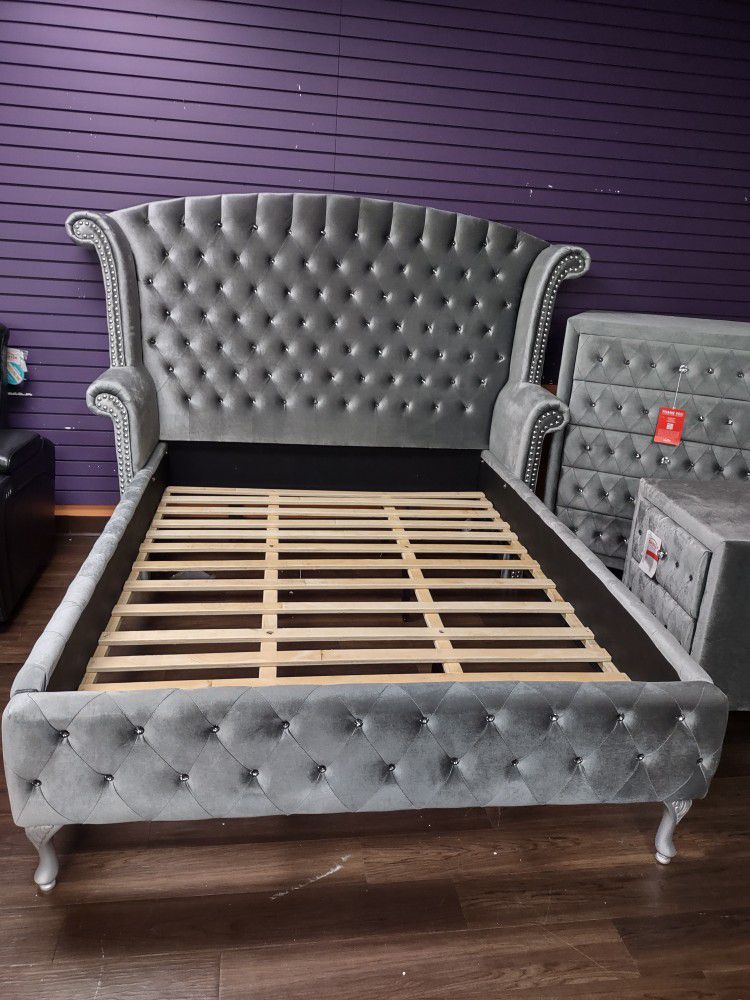 New 4 Piece Queen Bedroom Set Queen Bed Frame Dresser Mirror And Nightstand
