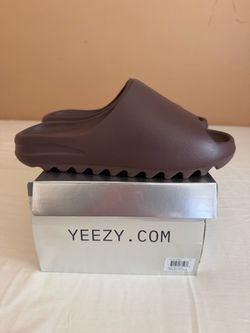Yeezy slide YS 01 Fudge