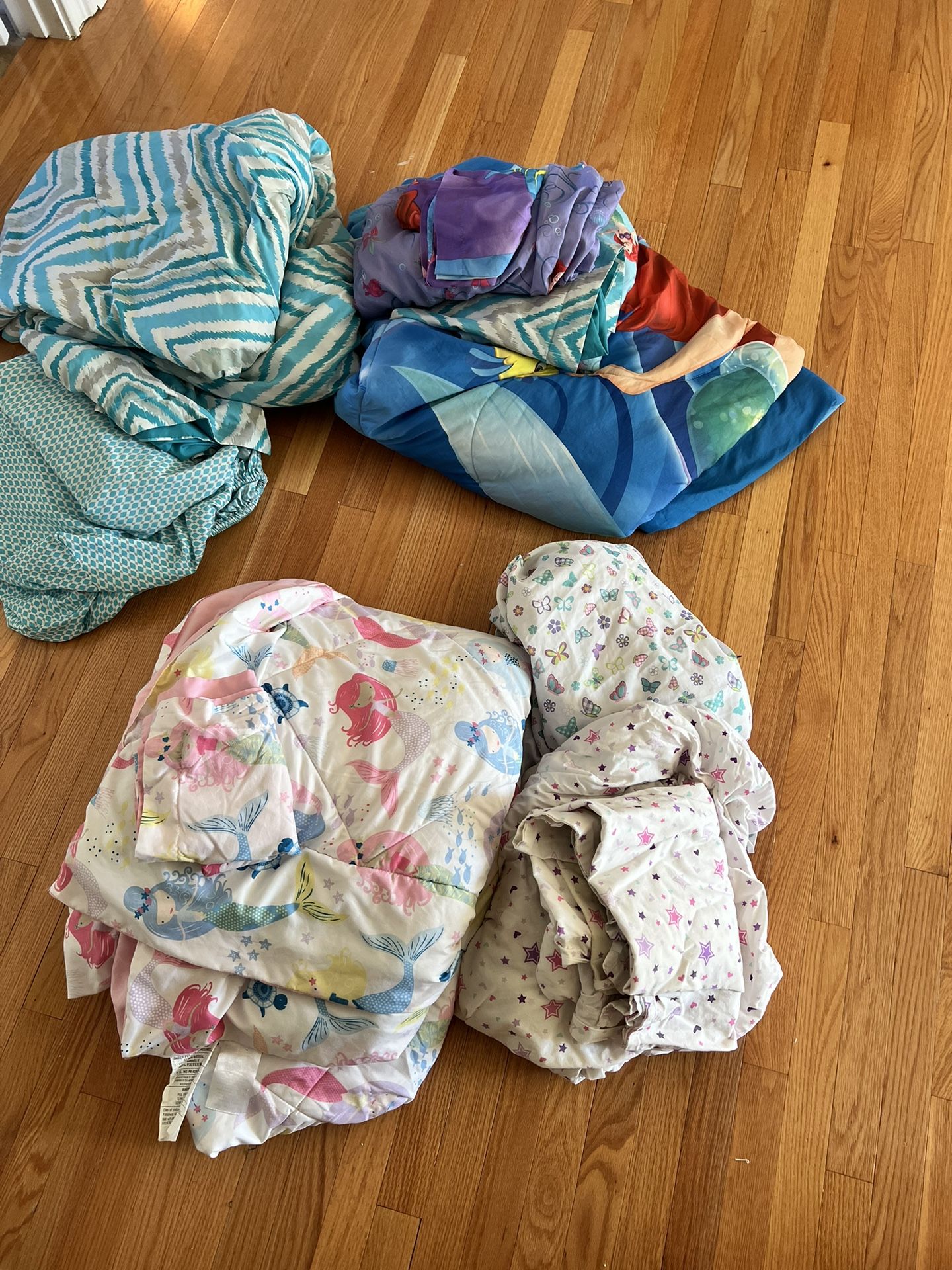 Comforter Sets - Full Size 3 Complete Sets