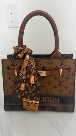LV purse