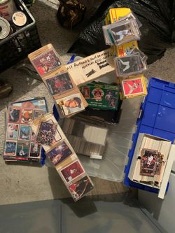 Sports cards. Sort baseball. Full sets and assorted cards. Thousands of cards.