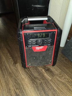 MILWAUKEE  M18 radio/charger