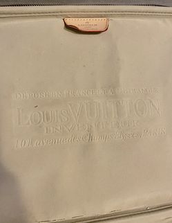 Authentic Louis Vuitton Damier Graphite Canvas Card Holder for Sale in Los  Angeles, CA - OfferUp