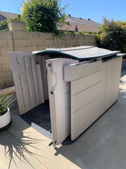 Rubbermaid Shed