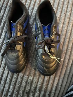 13k Boy Soccer Shoes 