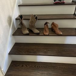 Women’s Boots 👢 Size 6.5 Both For $5