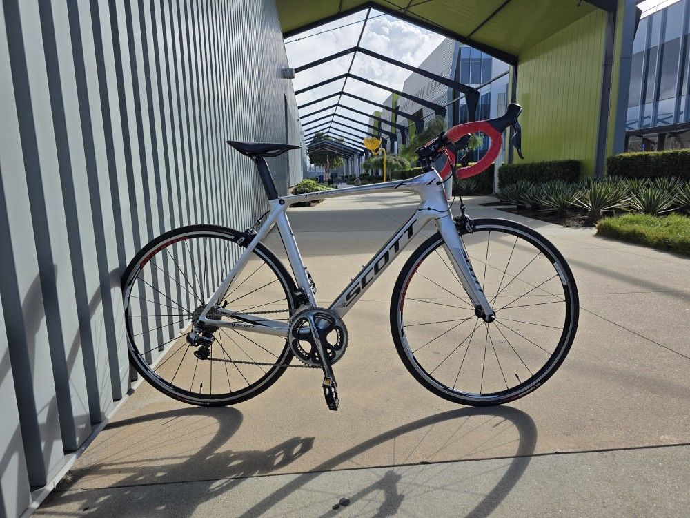 17 lb. All-Carbon Scott Foil 15 Electronic Shifting Racing Bike