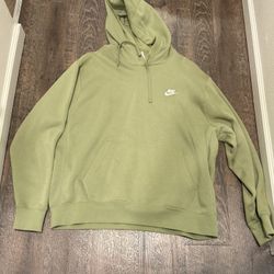 Green nike sweat suit