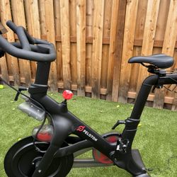 Peloton, Stationary Bike Generation Two