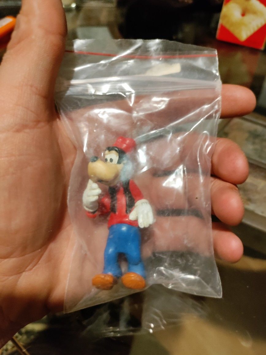 Vintage Disney Goofy Figurine