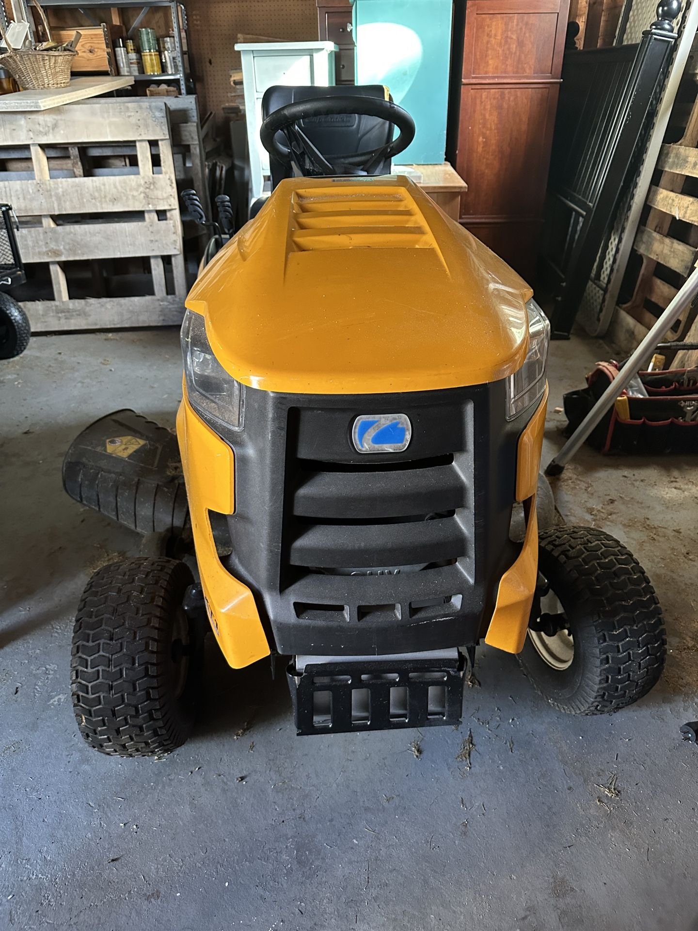 Cub Cadet XT1 LT42” Enduro Series Riding Mower