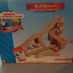 Thomas The Train Engine,  Elevated  Clickity - Clack Track Pack