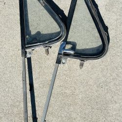 Ford F-100 Vent Windows From a 1971 Truck