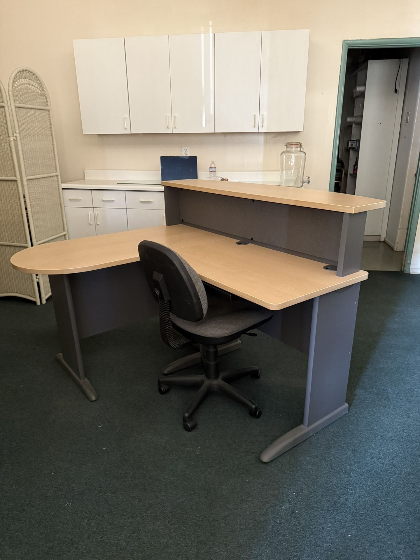 Work Unit Desk