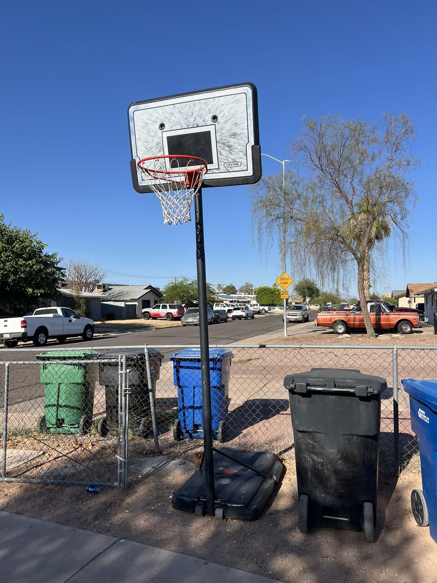 Basketball hoop