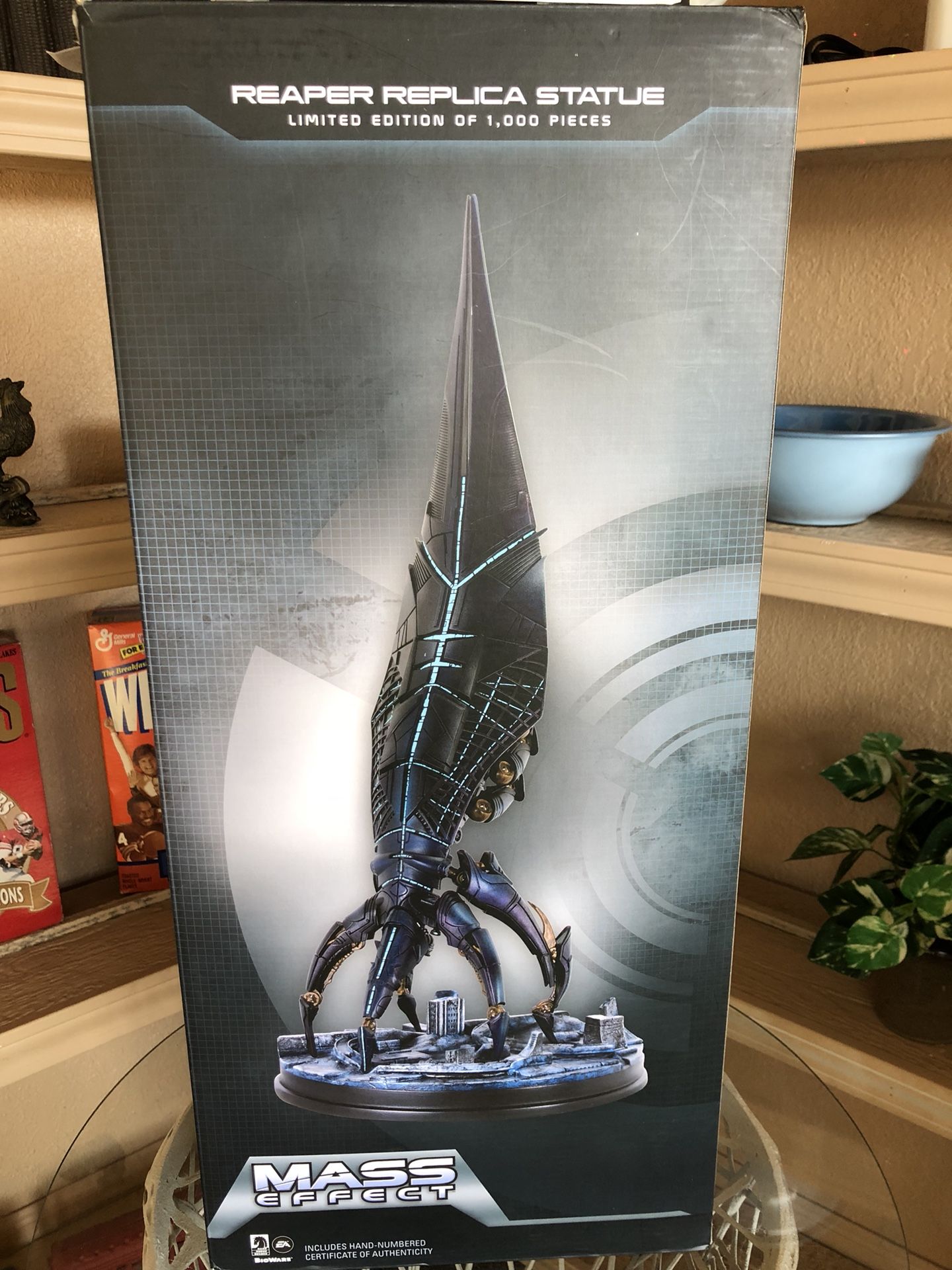 Mass effect reaper replica statue