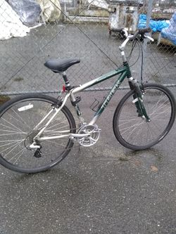 Trek Multitrack 7200 Hybrid Bicycle