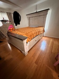 Queen Bed with 2 Dressers and Storage Underneath