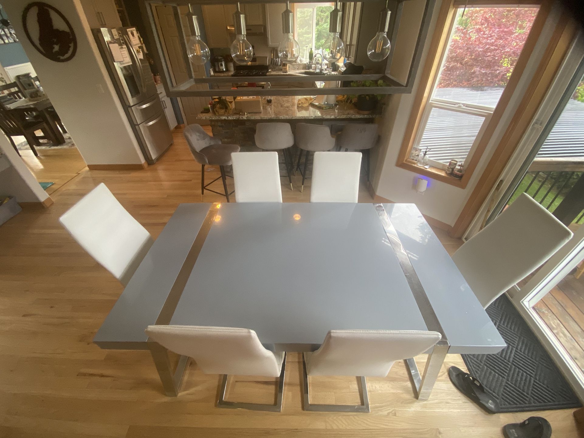 Kitchen / Dining Table With 6 Chairs