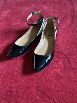 Women's BCBG patent leather flats. Size 9