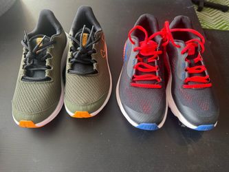 Sneakers - size 5
