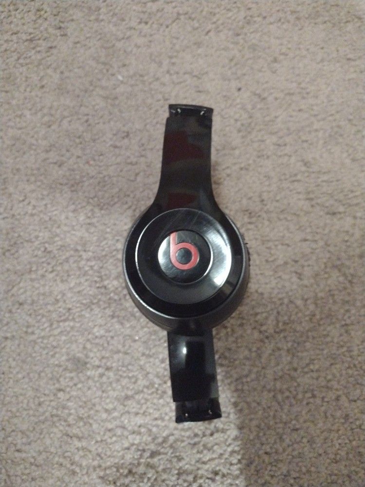 beats  by  dre's"   " " solo" "