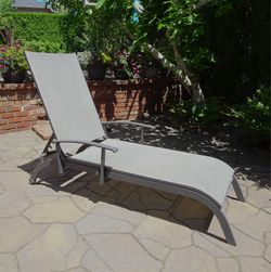 Sunbrella Outdoor Patio Backyard Pool Side Chaise Lounge Chair Elegant