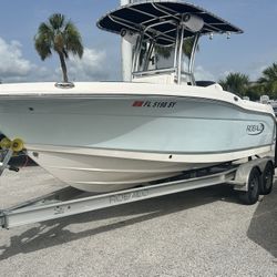 2021 Robalo 