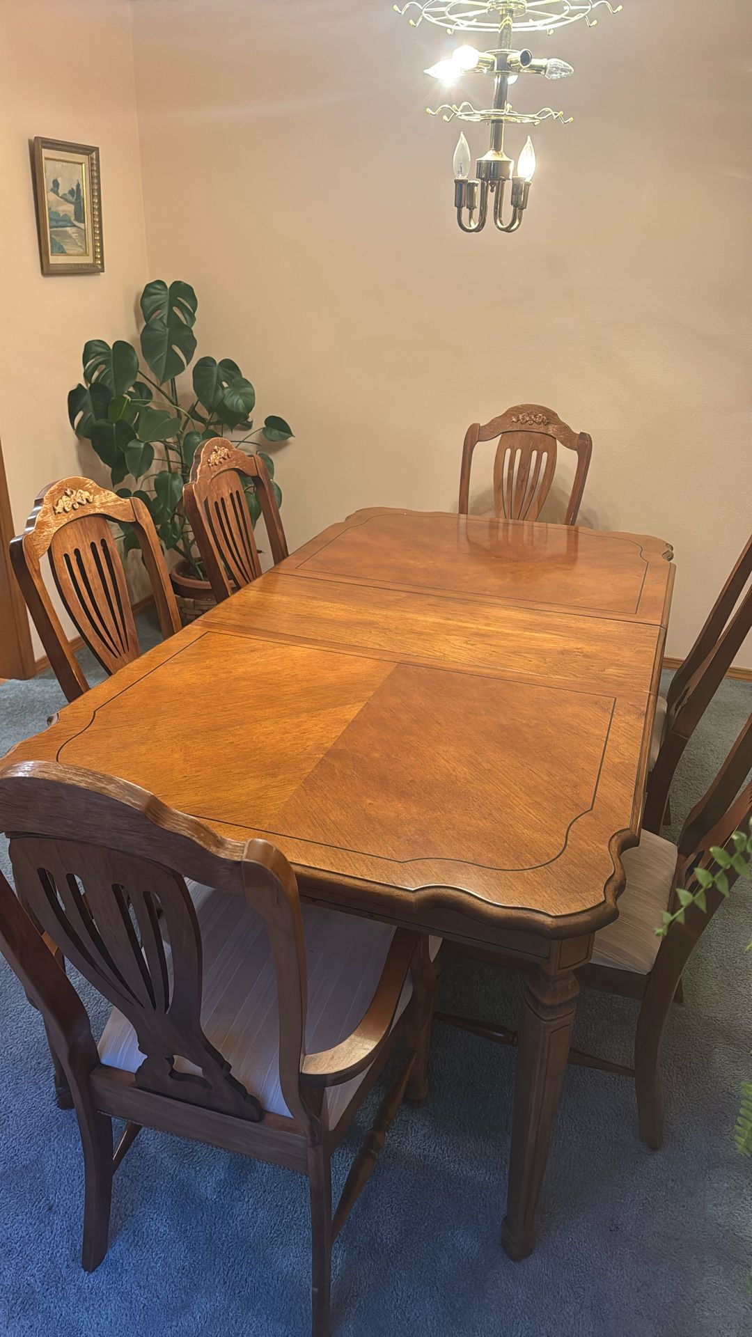 *Free*Dining Room Table