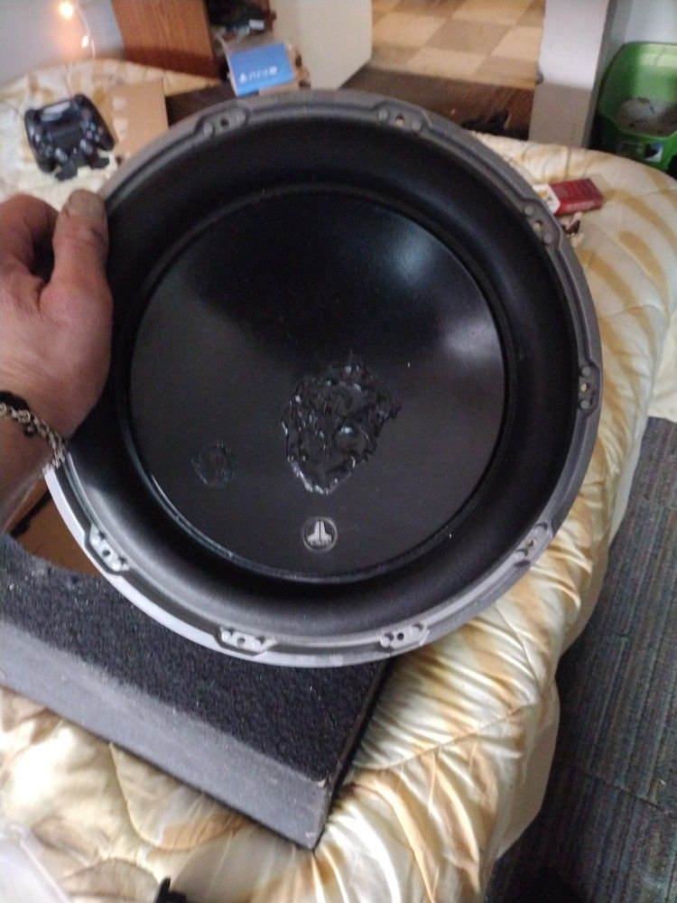 JL Audio 12W6V2-D4