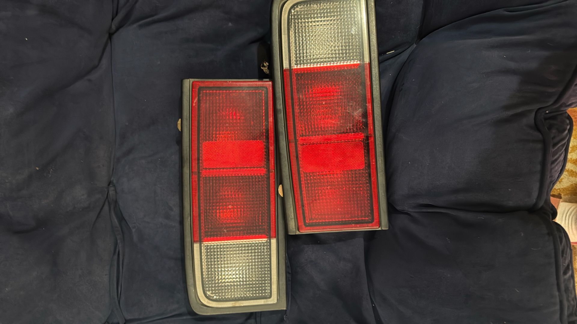 05-09 Hummer SUV H2 Taillights Lamp (Body Mounted) OEM Tested