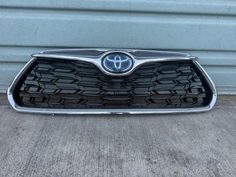 2020-2024 Toyota Highlander Front Bumper Center Upper Grille