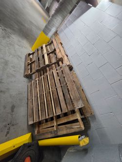 Pallets wood FREE