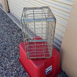 VINTAGE BORDEN MILK CRATE